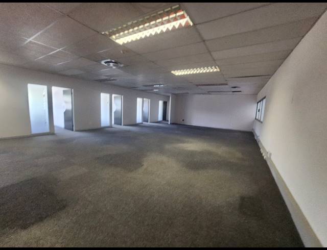574M² OFFICE TO LET IN RANDJESPARK